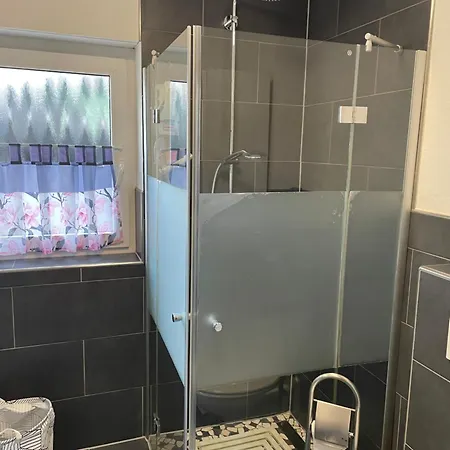 아파트 Moderne Erdgeschosswohnung *